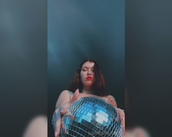 Misha Cross aka xmishacrossx OnlyFans - I made this little video today spontaneously as the light was amazing