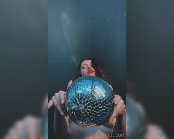 Misha Cross aka xmishacrossx OnlyFans - I made this little video today spontaneously as the light was amazing