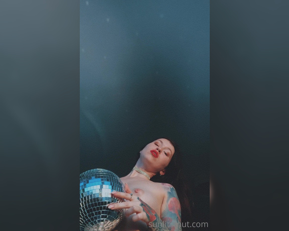 Misha Cross aka xmishacrossx OnlyFans - I made this little video today spontaneously as the light was amazing