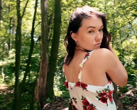 Misha Cross aka xmishacrossx OnlyFans - Brand new forest solo Bringing summer back with this new never before published video Check your