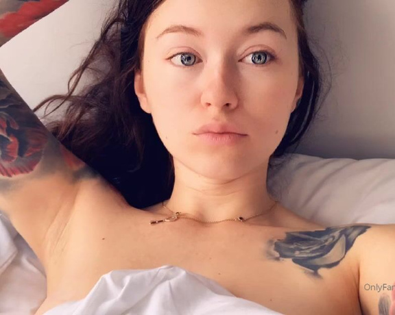 Misha Cross aka xmishacrossx OnlyFans - Good Morning!