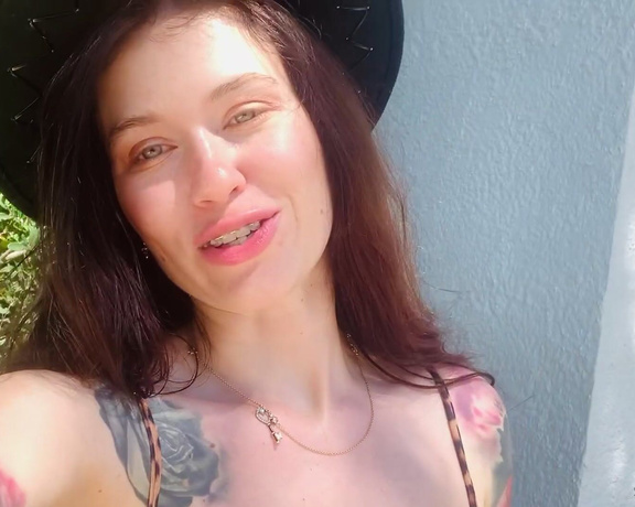 Misha Cross aka xmishacrossx OnlyFans - Little update