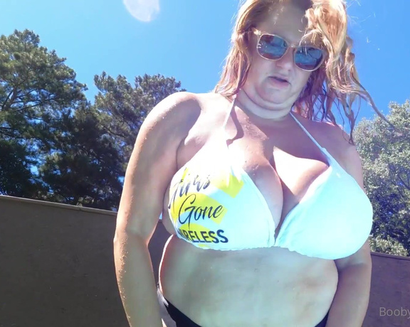 Finnysplayhouse aka finnysplayhouse OnlyFans - A fun fun day at the pool with some sexy ladies @theerikalove @moniquelustly and @itskyliebbw T 1