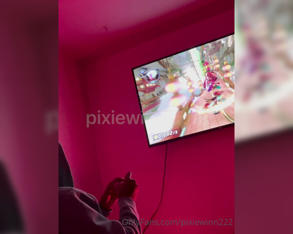 Pixiewinn222 - Mario kart and chill (# . #) tip $ for the full video @aiwei w (26.09.2021)