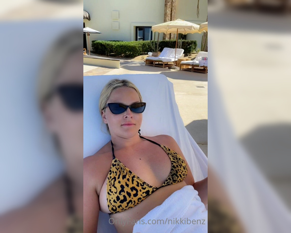 Nikkibenz - We did a cute beach interview for y’all (@alexis texas). I hope you KK (20.06.2022)