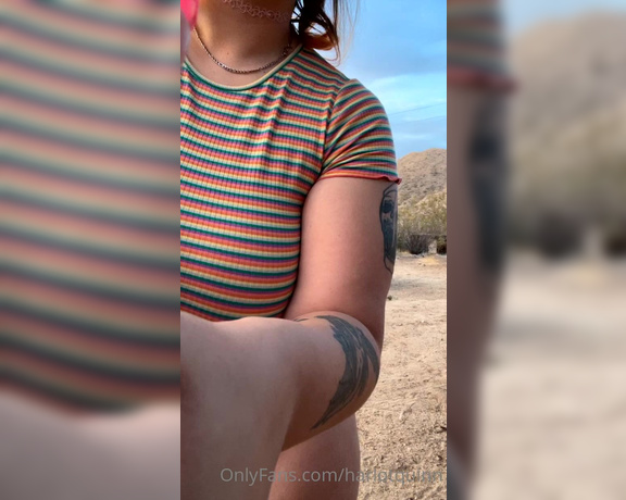 Harlot Quinn aka harlotquinn OnlyFans - I’m gonna post another video of me taking a walk in the desert here’s a lil teaser