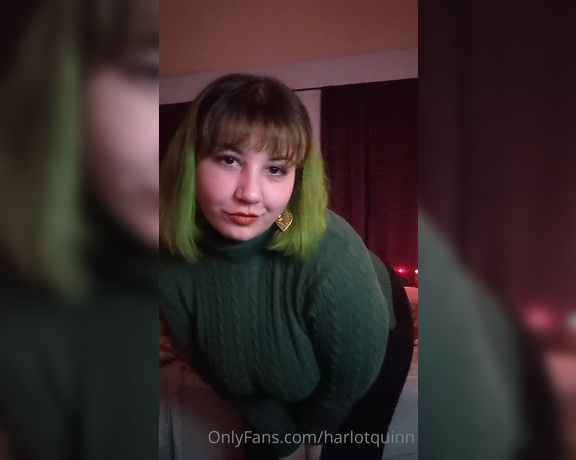 Harlot Quinn aka harlotquinn OnlyFans - Love dis turtle neck