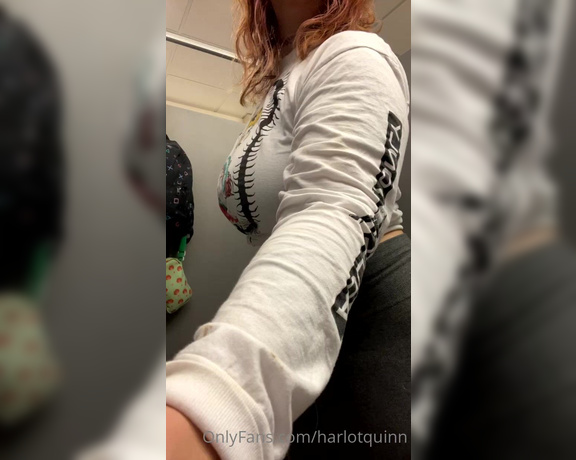 Harlot Quinn aka harlotquinn OnlyFans - Just some airport fun 2