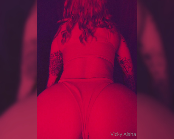 Vicky Aisha aka vickyaisha OnlyFans - Lemme hypnotise you real quick