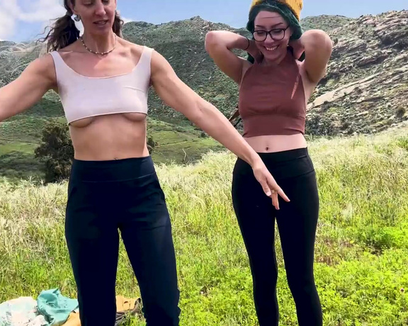 Steph in Space aka stephinspace OnlyFans - Here it is My first everrrr GG CLOTHING ABANDONMENT & BAREFOOT HIKE” w @boba bitch A full 20 min