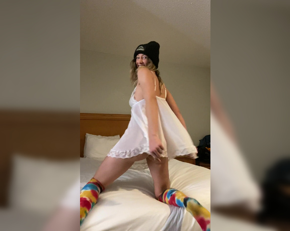 Steph in Space aka stephinspace OnlyFans - Getting ready for beddy at my cute, quaint motel I had a big day the next morn, shooting a full 8