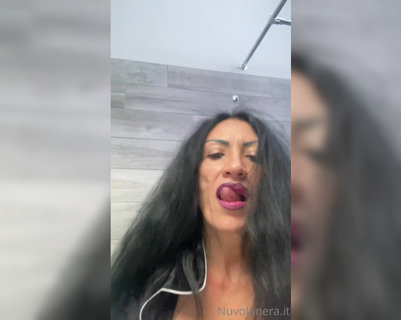 Nuvolanera aka nuvolanera OnlyFans - Chi entra in vasca con