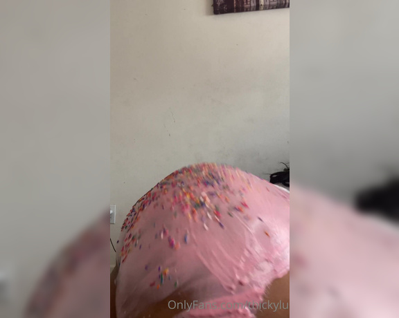 ThickyLU aka thickylu OnlyFans - It was my birthday but I got some cake for y’all happy birthday to me 1
