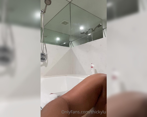 ThickyLU aka thickylu OnlyFans Video 215