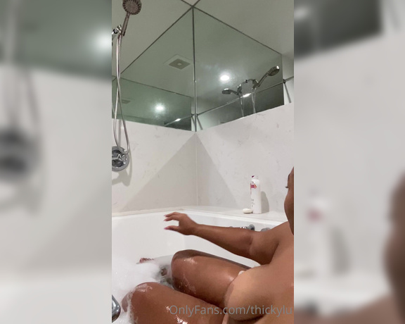 ThickyLU aka thickylu OnlyFans Video 215