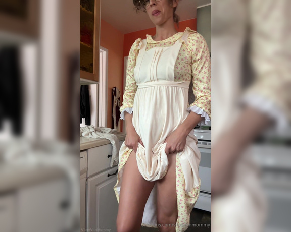 VibeWithMommy aka vibewithmommy OnlyFans - Nothing about this video is modest