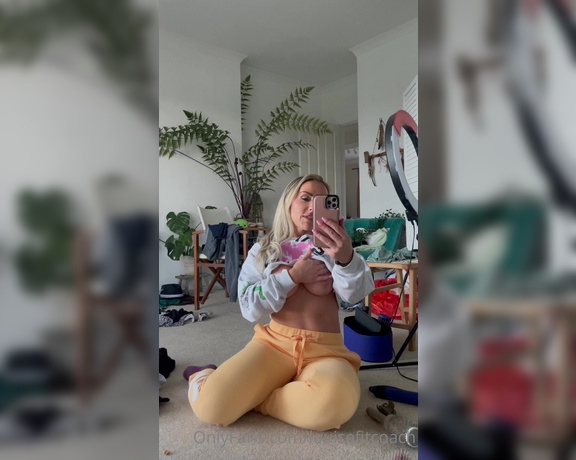 LouiseFitcoach aka louisefitcoach OnlyFans - Sooo I made a spontaneous orgasm vid in the end when I was only gunna play with myself for a little