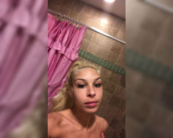 Carmencalixxx - Sending the full shower to a select few favorites  and uploading the other snipets tommorow morning l (29.12.2017)
