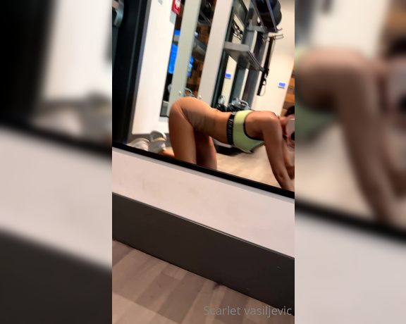 Scarlyvii aka scarlyvii OnlyFans - Grind w me at the gym baby