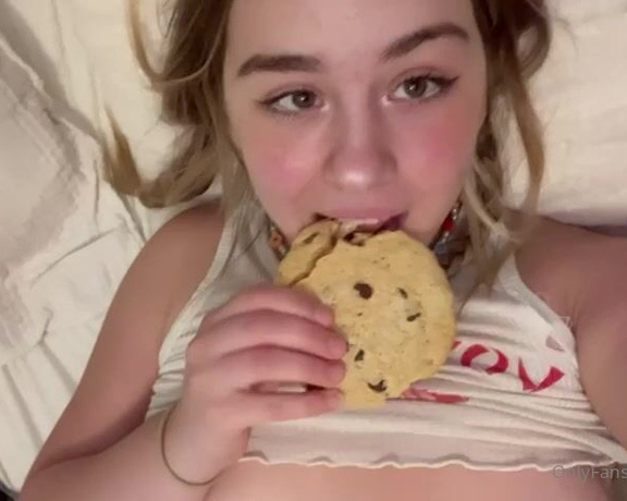Zoey Uso aka zoeyuso OnlyFans - Wanna eat my cookie