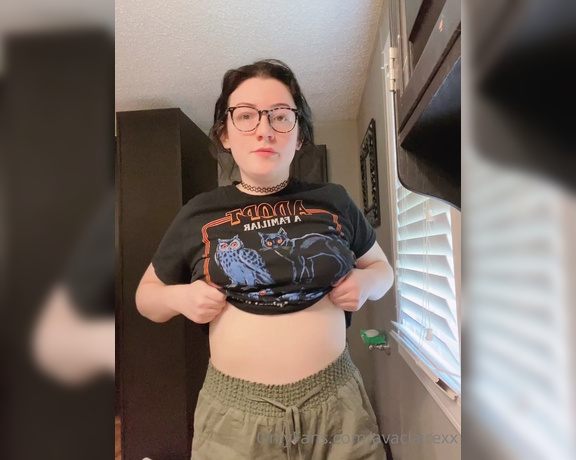 AvaClairexx aka avaclairexx OnlyFans - A very all over the place video with no makeup and allergies sorry I haven’t been posting AS much,