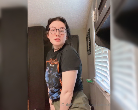 AvaClairexx aka avaclairexx OnlyFans - A very all over the place video with no makeup and allergies sorry I haven’t been posting AS much,