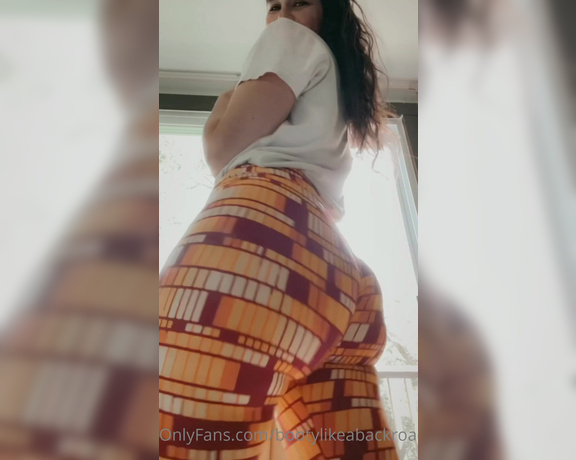 Gianna J aka giannajofficial OnlyFans - I couldn’t stop giggling at my booty aftershocksPS The colors in these leggings reminds me of gro