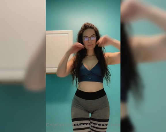 Gianna J aka giannajofficial OnlyFans - Vacation is no reason to slack on keeping it tight for you so I still got a few workouts