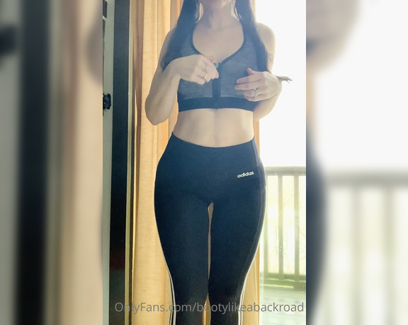 Gianna J aka giannajofficial OnlyFans - Got another new sports bra and THIS one zips in FRONT