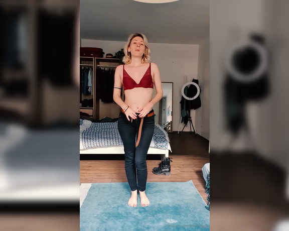 Adorable_alice aka adorable_alice OnlyFans - Let the sun shinebr Just a goofysexy dance for you to remember to put some music on in your