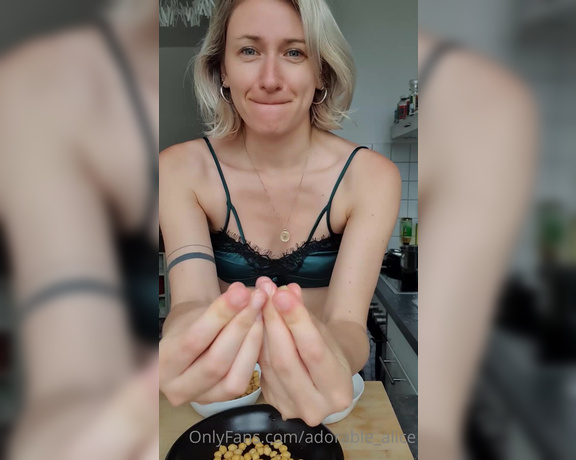 Adorable_alice aka adorable_alice OnlyFans - I made you some hummus!
