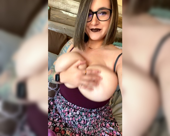 Coyodee aka coyodee OnlyFans - Boobies for you