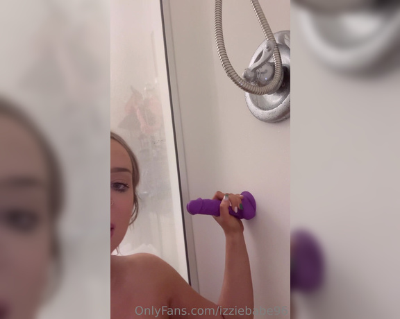 Izziebabe96 aka izziebabe96 OnlyFans - Can i suck your dick in the shower