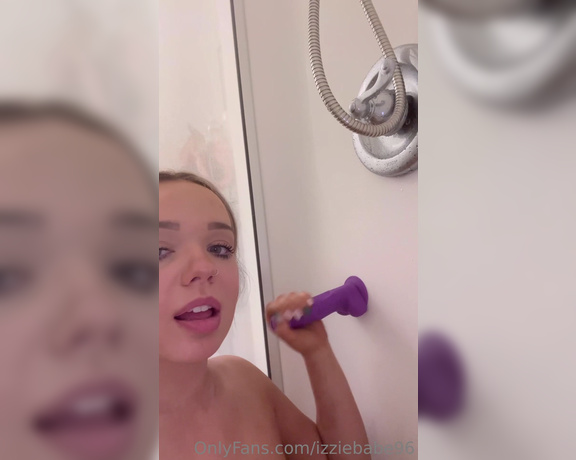 Izziebabe96 aka izziebabe96 OnlyFans - Can i suck your dick in the shower