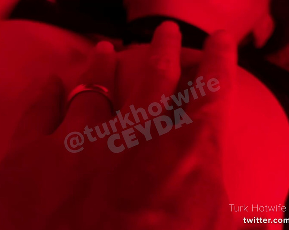 Hotwife Ceyda aka turkhotwife OnlyFans - @bora06