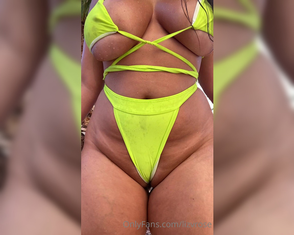 lizvrose aka lizvrose OnlyFans - Front or Back