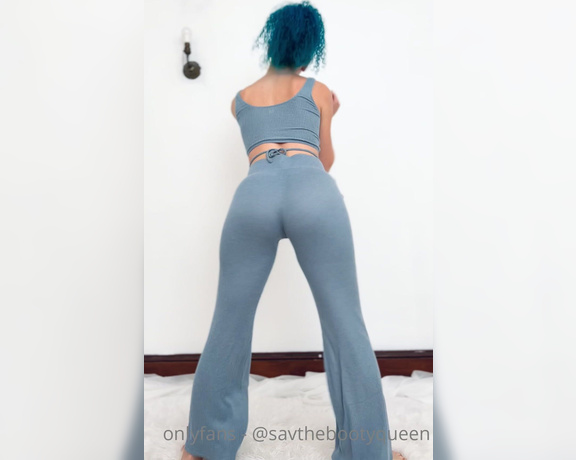 Savthebootyqueen aka savthebootyqueen OnlyFans - New outfit, new phone, good vibes I’m excited for 2022, let’s make this next year