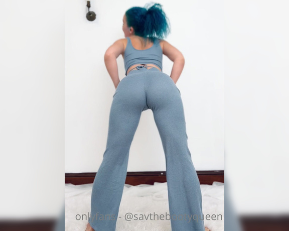 Savthebootyqueen aka savthebootyqueen OnlyFans - New outfit, new phone, good vibes I’m excited for 2022, let’s make this next year