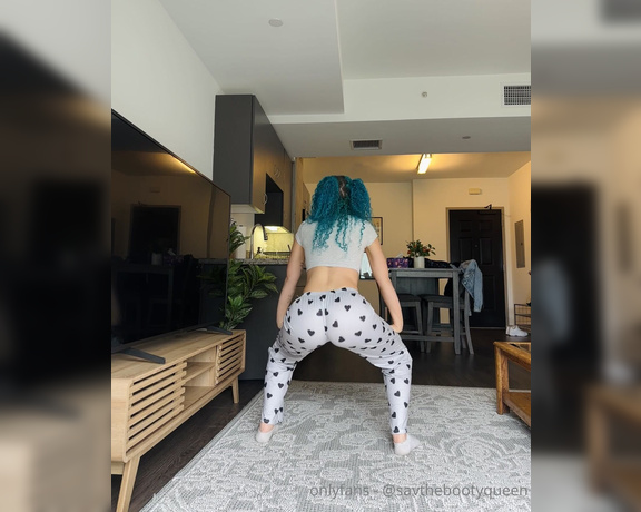 Savthebootyqueen aka savthebootyqueen OnlyFans - Twerking in my new pajama pants I know you love when I wear pants too,