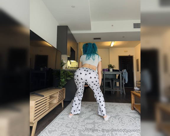 Savthebootyqueen aka savthebootyqueen OnlyFans - Twerking in my new pajama pants I know you love when I wear pants too,