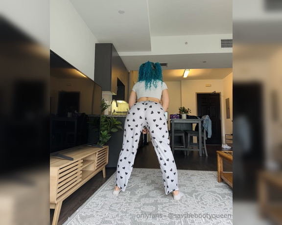 Savthebootyqueen aka savthebootyqueen OnlyFans - Twerking in my new pajama pants I know you love when I wear pants too,