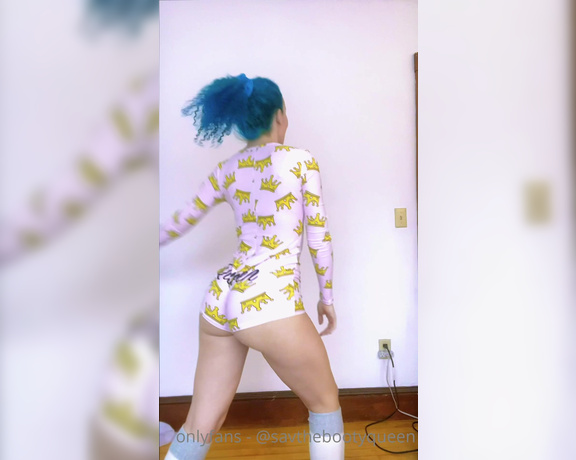 Savthebootyqueen aka savthebootyqueen OnlyFans - Good morning! just woke up, and felt like dancing it’s sooo important to move your