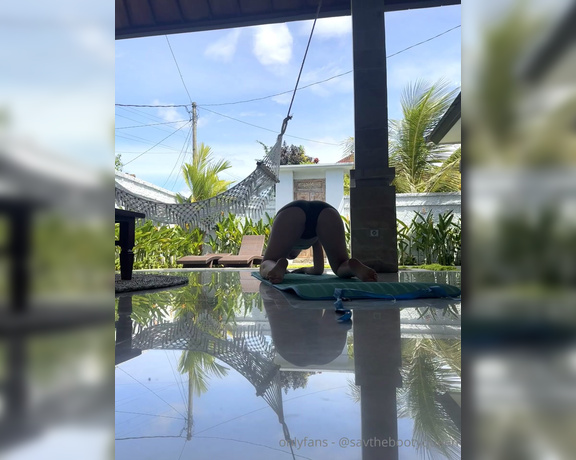 Savthebootyqueen aka savthebootyqueen OnlyFans - Stretchingyoga time by the pool enjoy this with