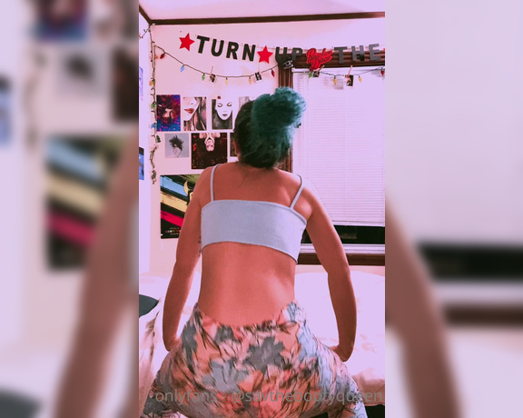 Savthebootyqueen aka savthebootyqueen OnlyFans - Since the first leggings video was such a hit, here’s a second take