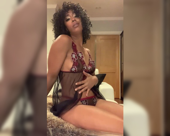 Misty Stone aka mistystone OnlyFans - 11DAYS TIL CHRISTMAS … this outfit can be yours slide into my DM if you