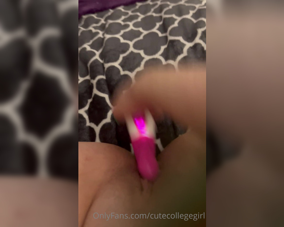 Queennjordynn aka queennjordynn OnlyFans - Over 3 min video of using my vibrator and making myself cream from last night