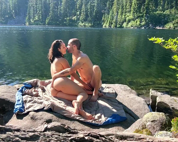 TabbyNoName aka tabbynoname OnlyFans - Lakeside Fun! This is probably our quickest quickie weve ever had We barely pulled