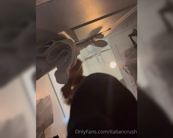 ItalianCrush aka italiancrush OnlyFans - A little spy cam peek of me in the dressing room!