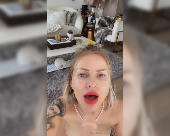 Layna boo vip aka layna.vip OnlyFans - RED LIPSTICK BLOWJOB ID#122 I give you a Sloppy and super hot blow job while