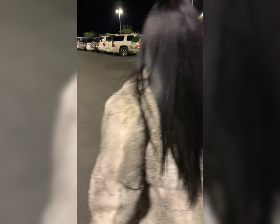 Miss Katie aka misskatielayna.vip OnlyFans - Walking through the casino parkin lot flashing and scared this guy he didn’t know how